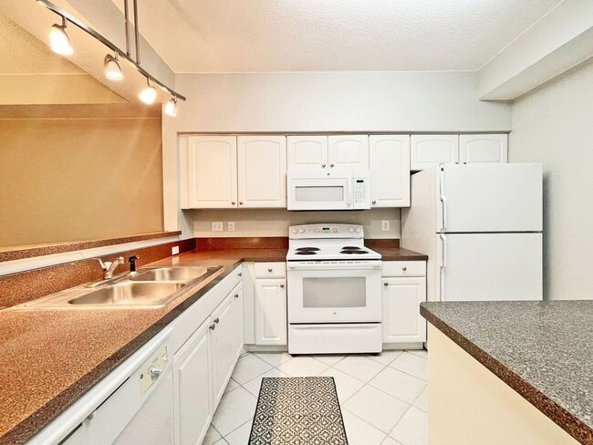 Building Photo - 2245 Creekside Ct