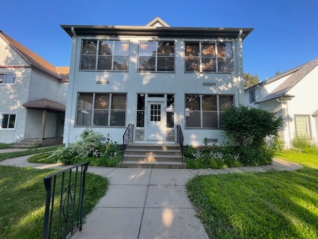 Frente de la casa - 2539 Quincy St NE