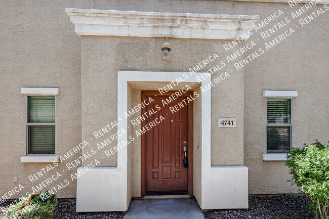 Foto del edificio - Upgrades galore in this "close to everythi...