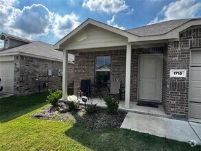 Building Photo - 1715 Gleasondale Pl