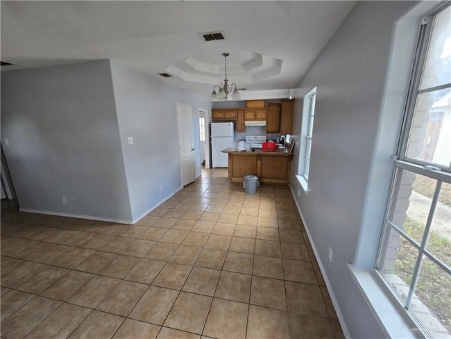 Building Photo - 607 La Mancha Dr