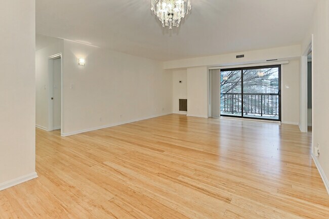 Foto del edificio - 3800 Powell Ln