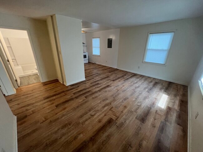 Building Photo - 751 Baltimore St