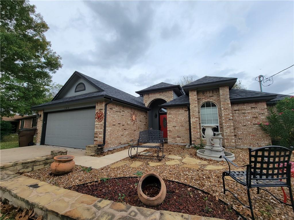 Primary Photo - 102 Hummingbird Ln