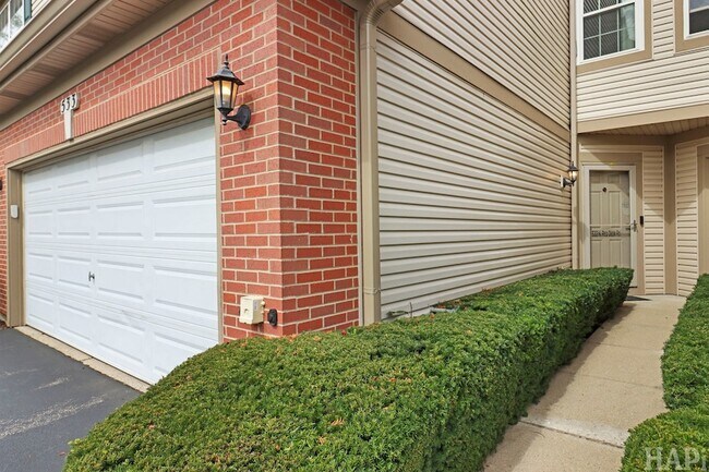 Foto del edificio - 533 N Red Deer Rd