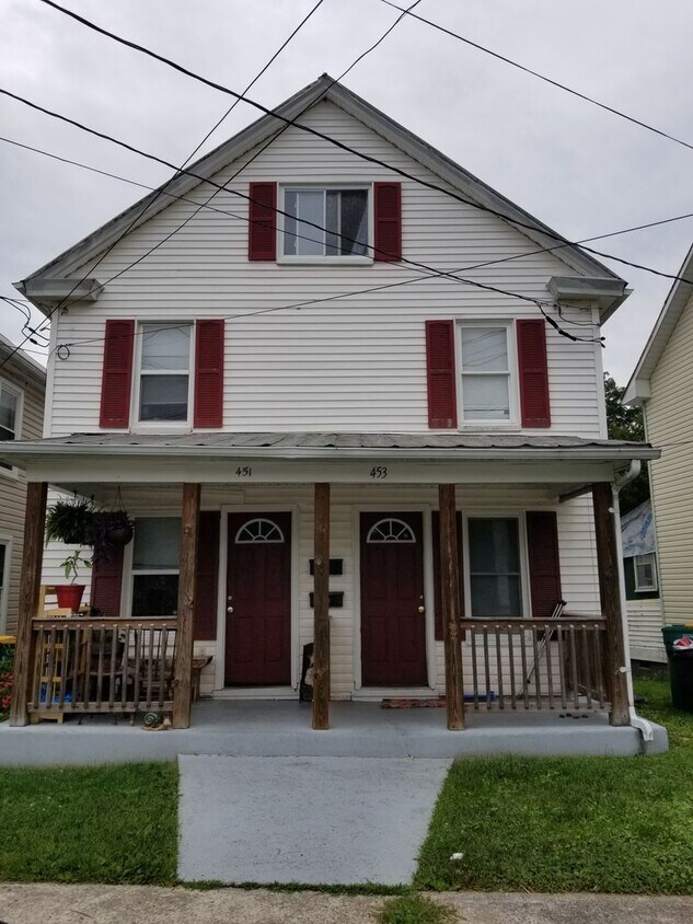 Primary Photo - 451-453 West Fifth Street