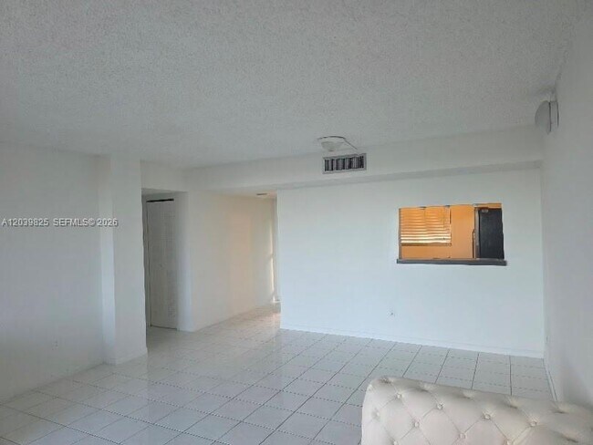 Foto del edificio - 8635 NW 8th St