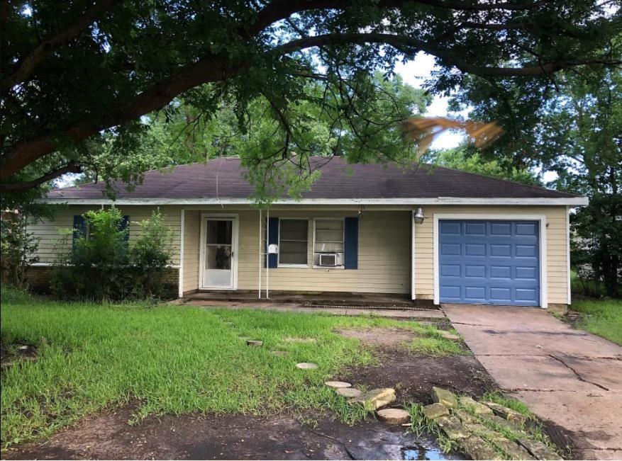 Primary Photo - 1210 Houston Ave