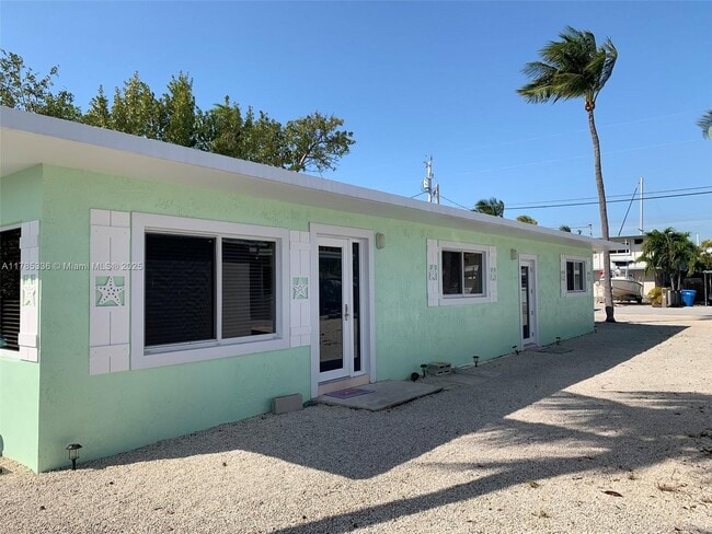 Building Photo - 136 Gardenia St