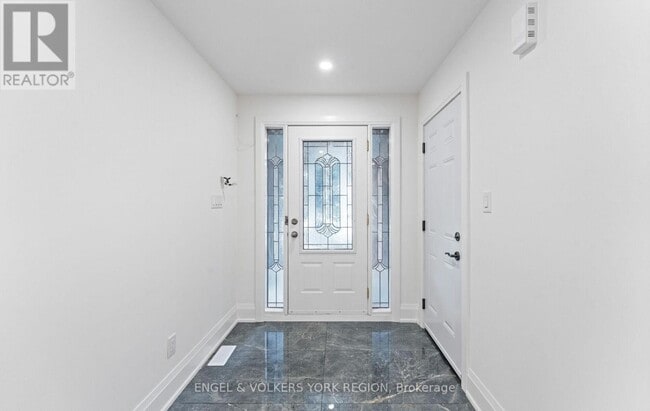 Building Photo - 49 Thistle Ridge Dr