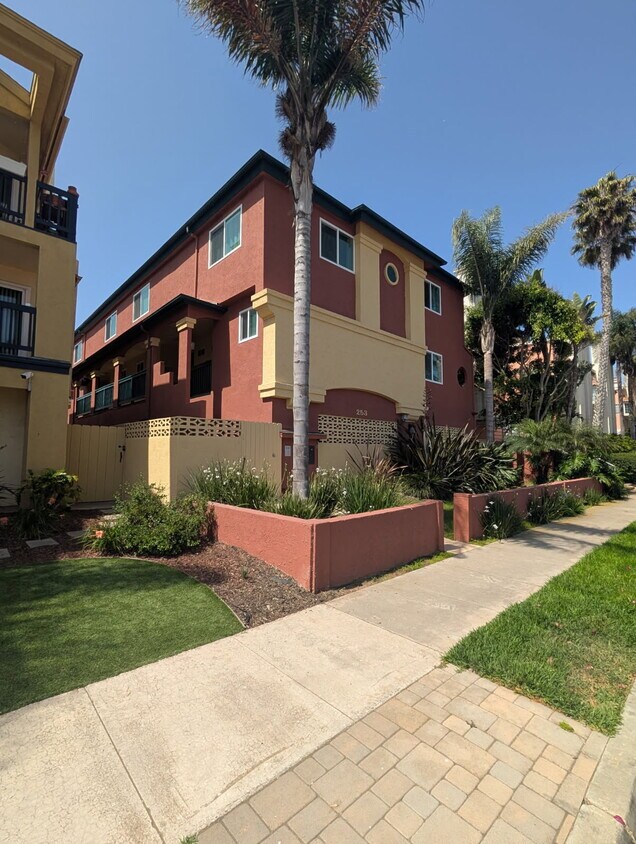 Foto principal - 253 Donax Ave