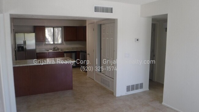 Foto del edificio - 1550 N 4th Ave