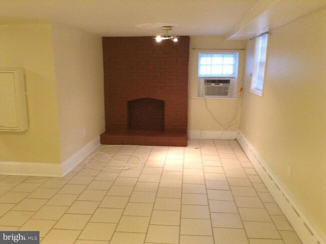Foto del edificio - 2509 Cliffbourne Pl NW