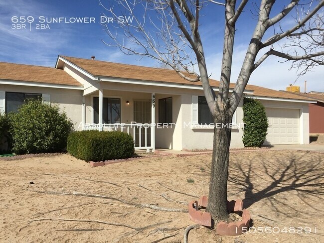Building Photo - Cozy Home