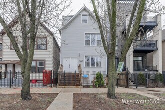 Building Photo - 1733 N Artesian Ave
