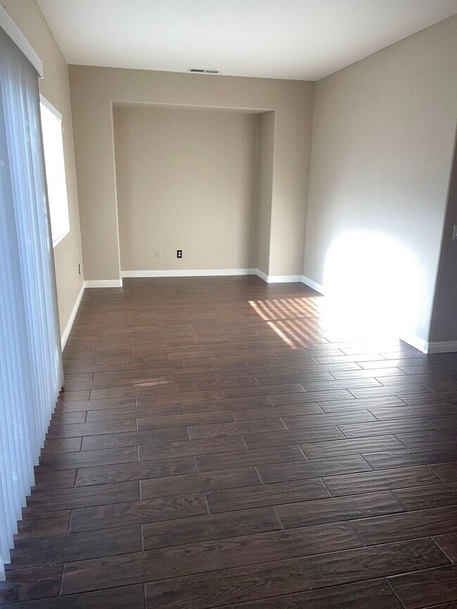 Foto del edificio - Three Bedroom Two Bathroom Home in San Jac...