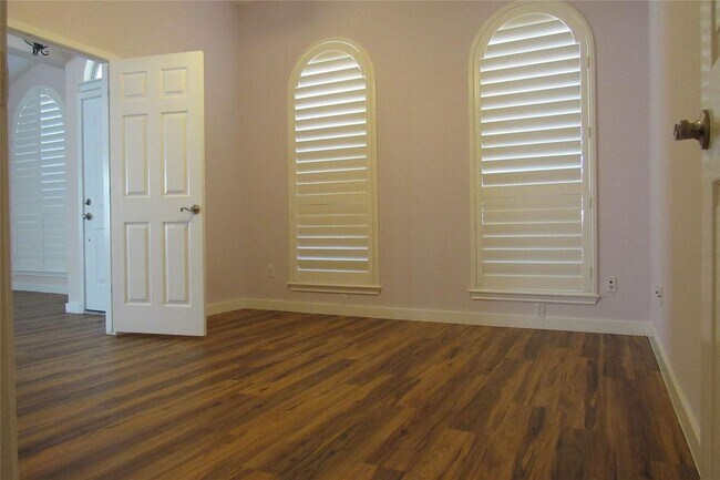 Foto del edificio - 3149 Corrigan Ln