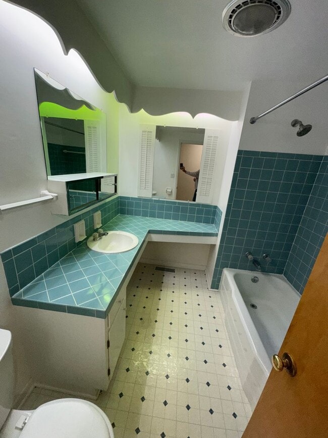 Building Photo - Washington Twp 3 bedroom home