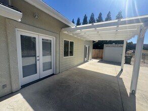 Building Photo - 1565 Shiloh Pl