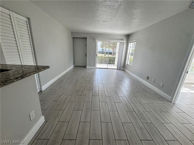 Building Photo - 124 Santa Clara Dr