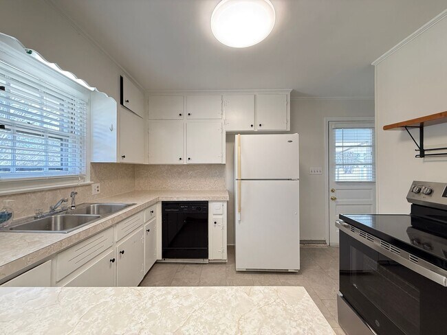 Foto del edificio - 2323 Frederick Dr