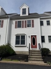 Building Photo - 955 Pleasant St