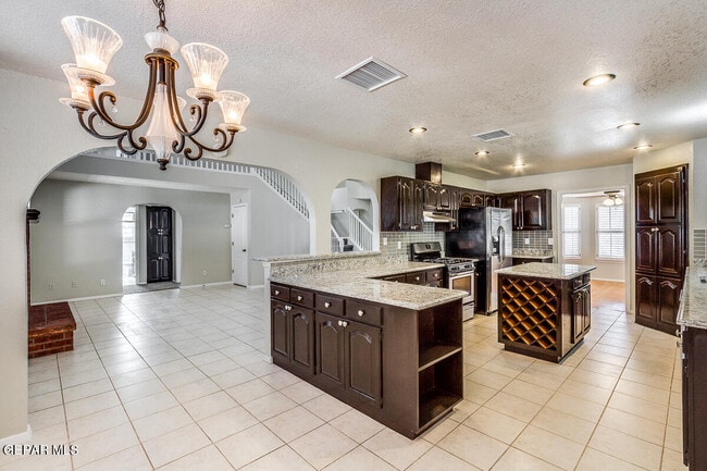Building Photo - 6104 La Posta Dr