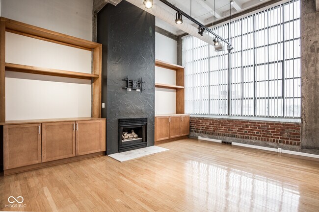 Foto del edificio - 611 N Park Ave