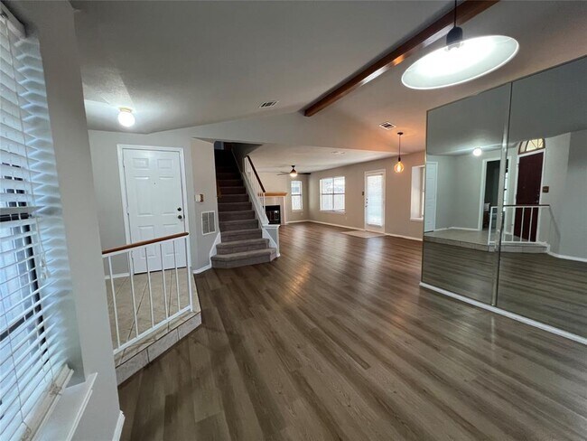Foto del edificio - 7906 Tiffany Dr