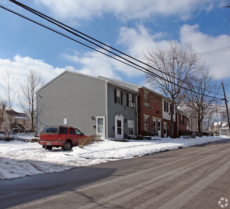 Building Photo - Silver Street Townhomes