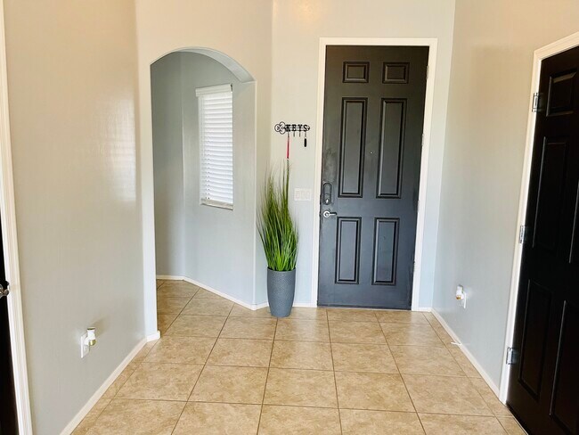 Foto del edificio - 361 W Charles L Mckay St