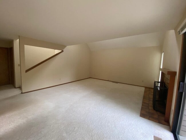Building Photo - 1400 Wallis Ct
