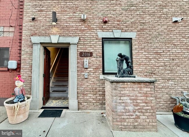 Building Photo - 2016 S Juniper St