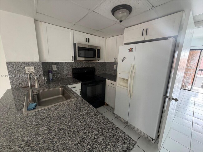 Foto del edificio - 2170 W 60th St