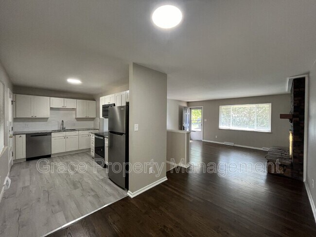 Building Photo - 1333 S Kendall Ct