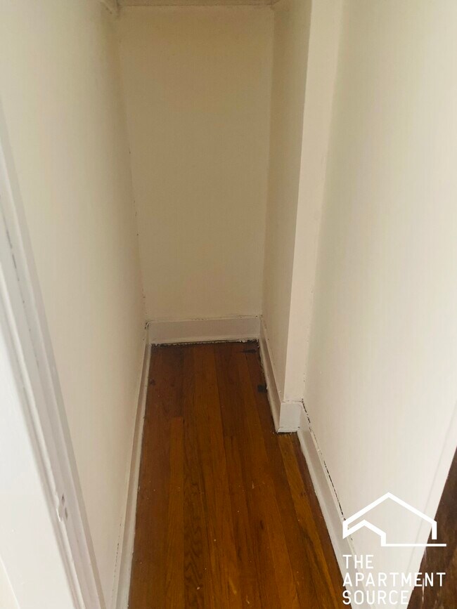 3146 S Harlem Ave Unit 2D, Riverside, IL 60546 Condo for Rent in