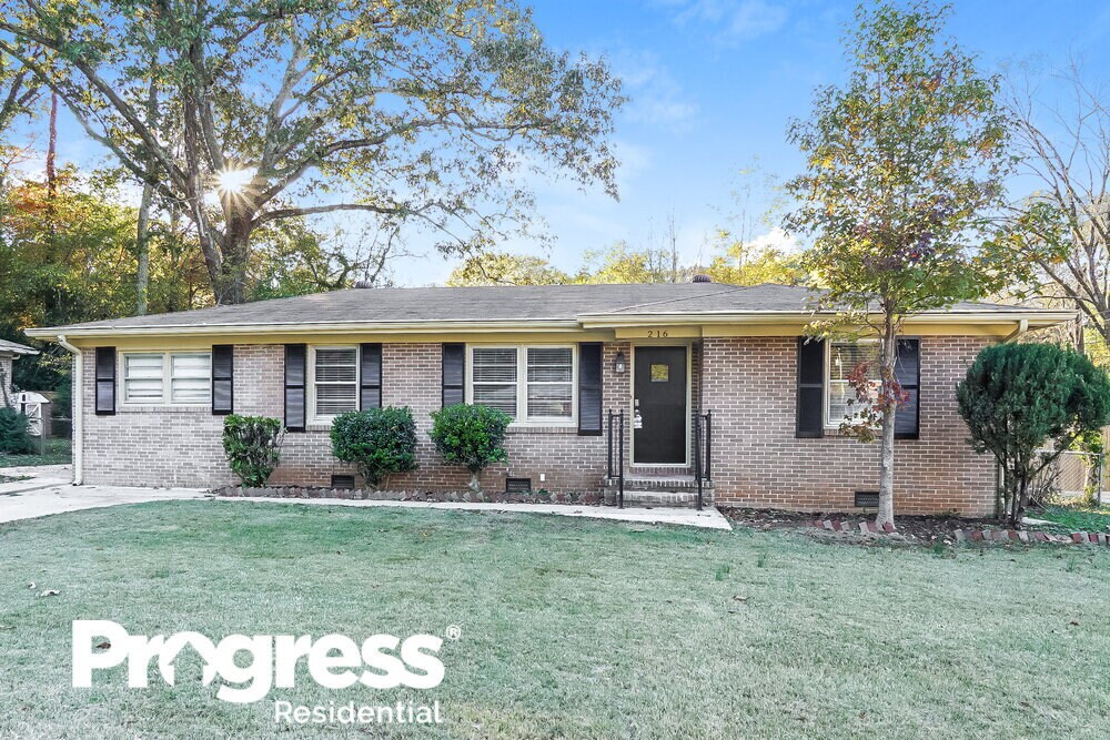 Foto principal - 216 Westwood Dr