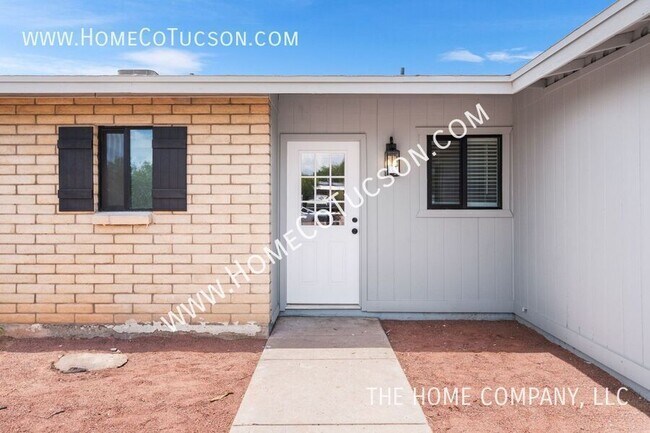 Building Photo - 7441 N Gilbert Pl