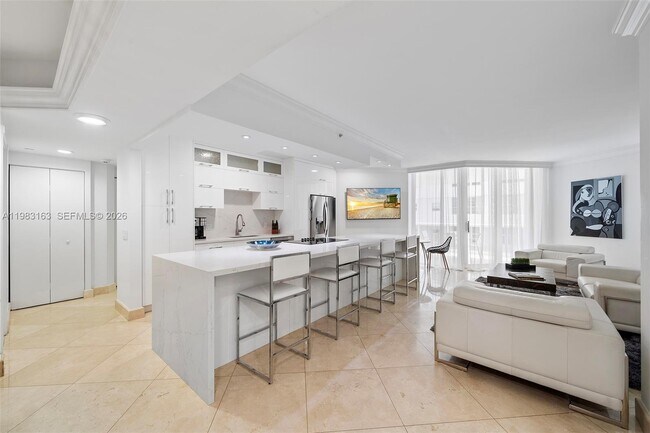 Foto del edificio - 4775 Collins Ave