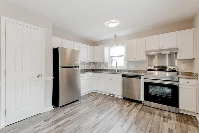 Foto del edificio - 6431 Applewhite Rd