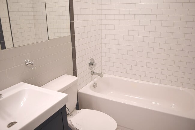 Interior Photo - The Newbern