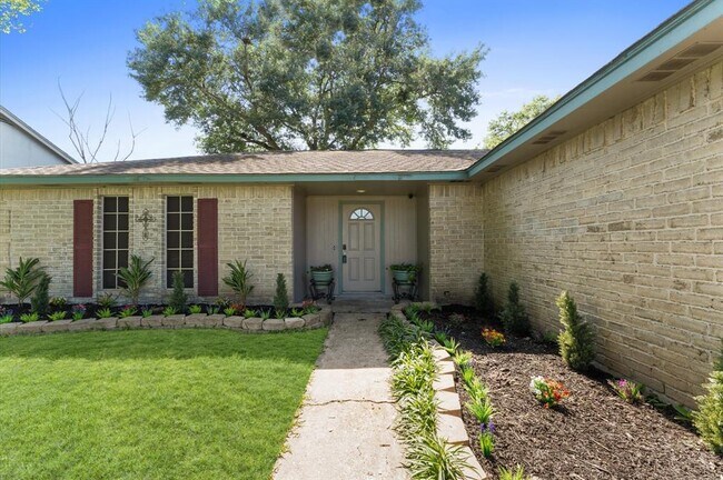 Building Photo - 11227 Verlaine Dr
