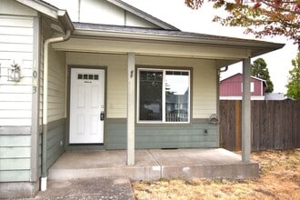 Building Photo - 1043 Fuji Ln