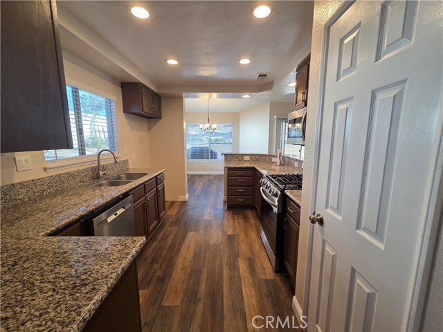 Building Photo - 730 Black Oak Cir