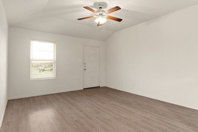 Foto del edificio - 5703 Rustler Dr