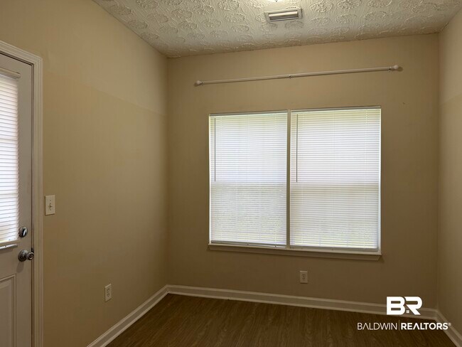 Foto del edificio - 1153 Sloane Cove
