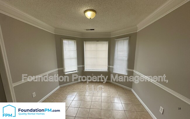 Foto del edificio - 6248 Village Park Rd