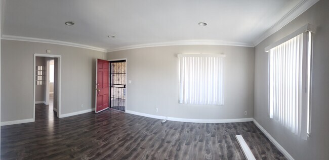 Foto del edificio - 3405 W 82nd Pl