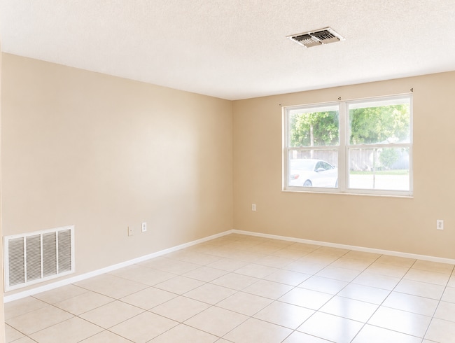 Building Photo - 11714 Paige Dr