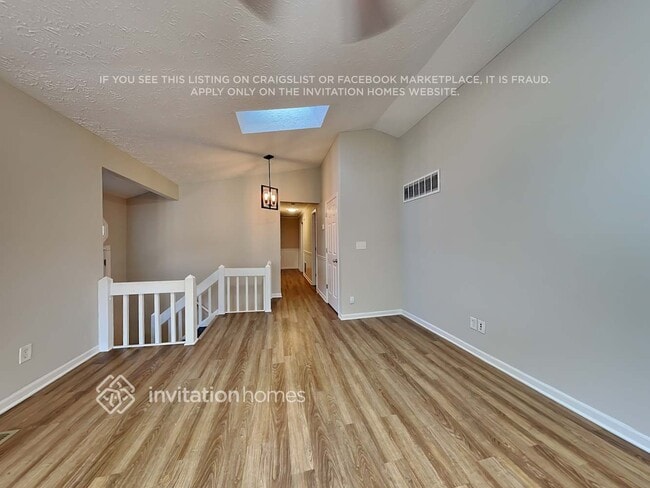 Building Photo - 3639 Regent Dr